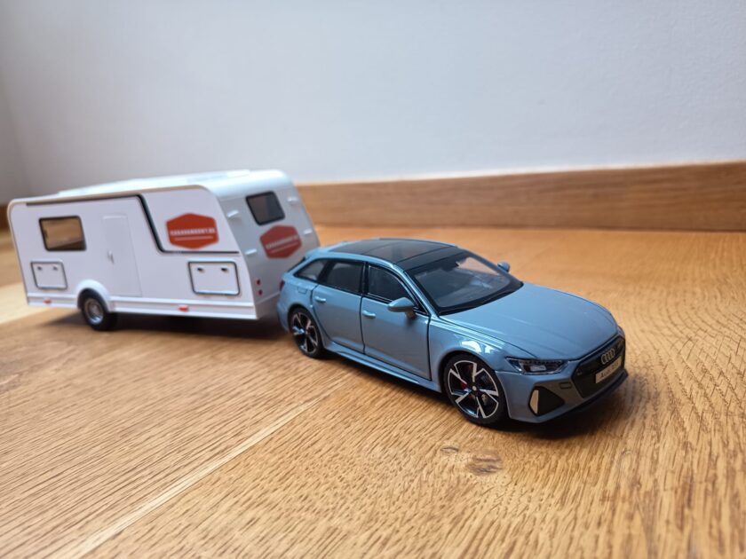 Audi RS6 mudelauto karavaniga